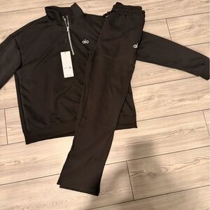 ALO Yoga Black Tracksuite quarter zip and joggers